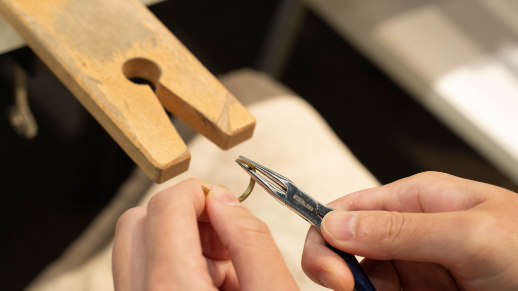 手作り婚約指輪の製作開始